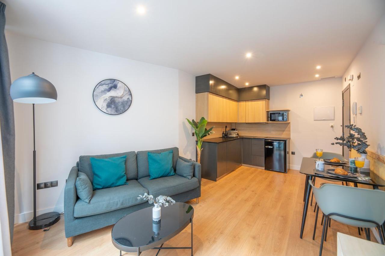 New Apartment -Shared Pool & Solarium- 1B マラガ エクステリア 写真