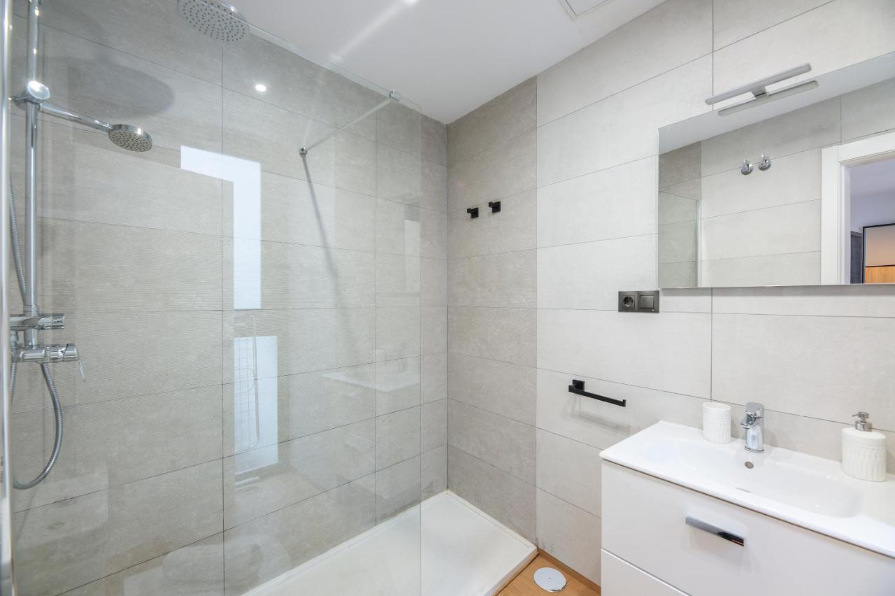 New Apartment -Shared Pool & Solarium- 1B マラガ エクステリア 写真